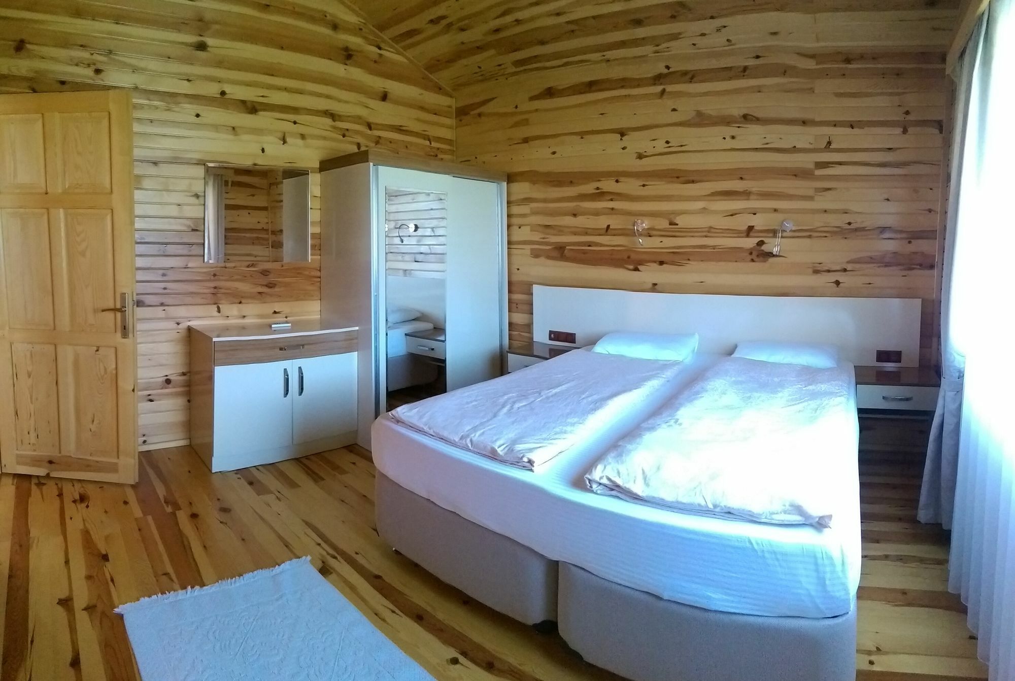 Rueya Villen Park Чирали Экстерьер фото