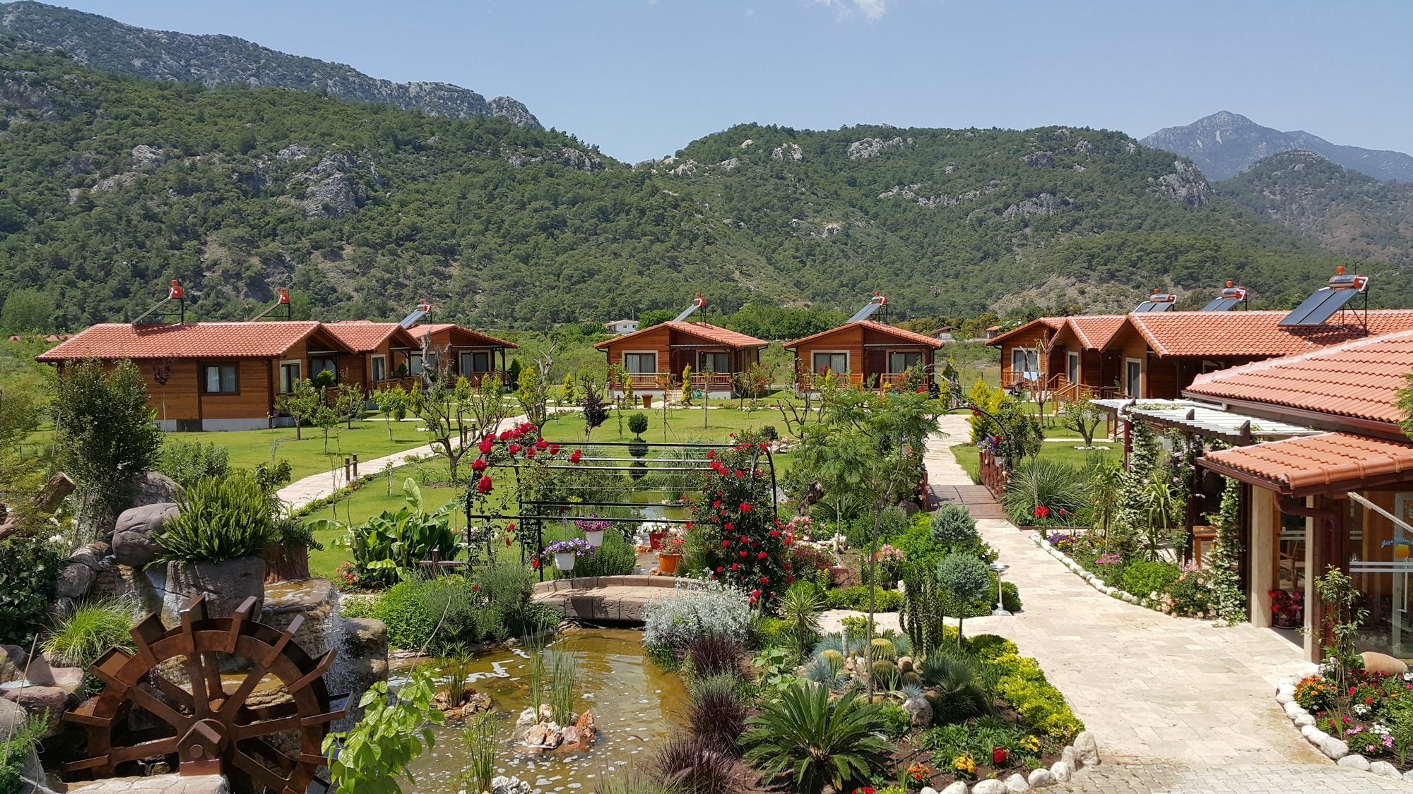 Rueya Villen Park Чирали Экстерьер фото